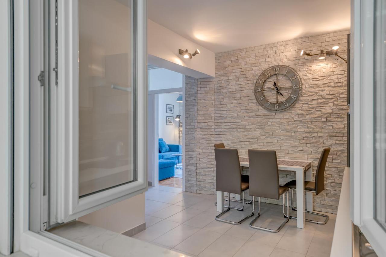 Apartmani Mirta Omiš Exteriör bild