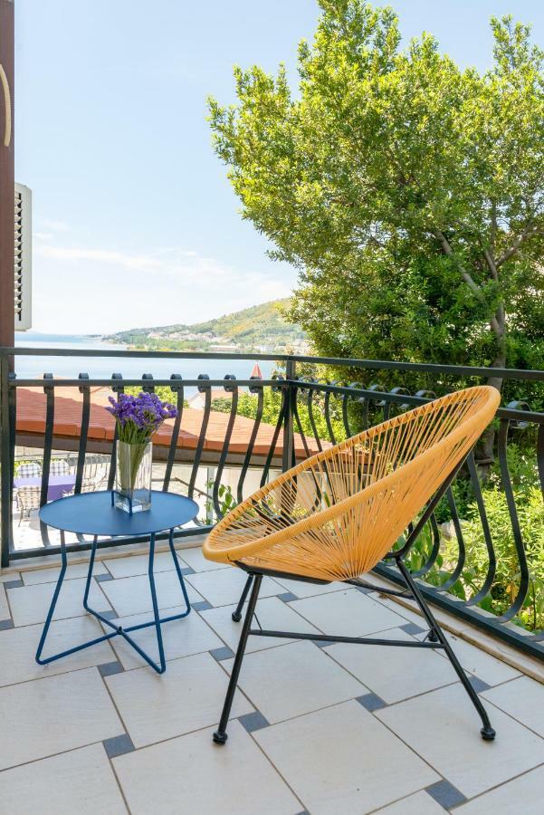 Apartmani Mirta Omiš Exteriör bild